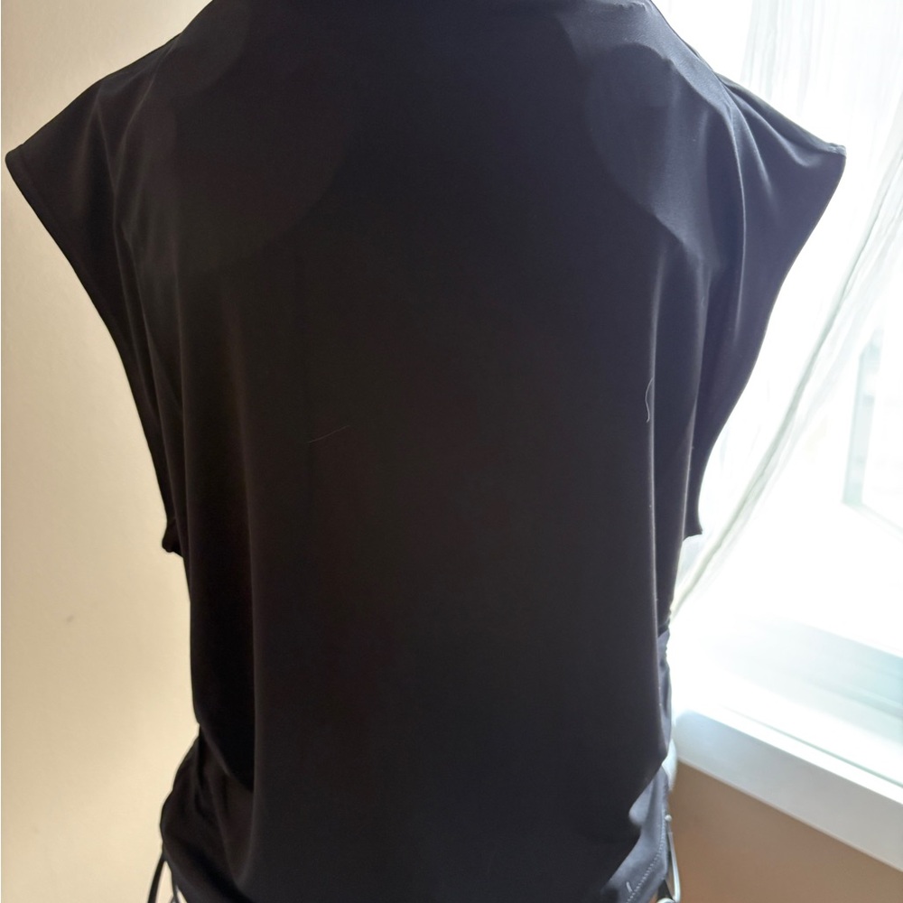 H&M Black Sleeveless Muscle Tee